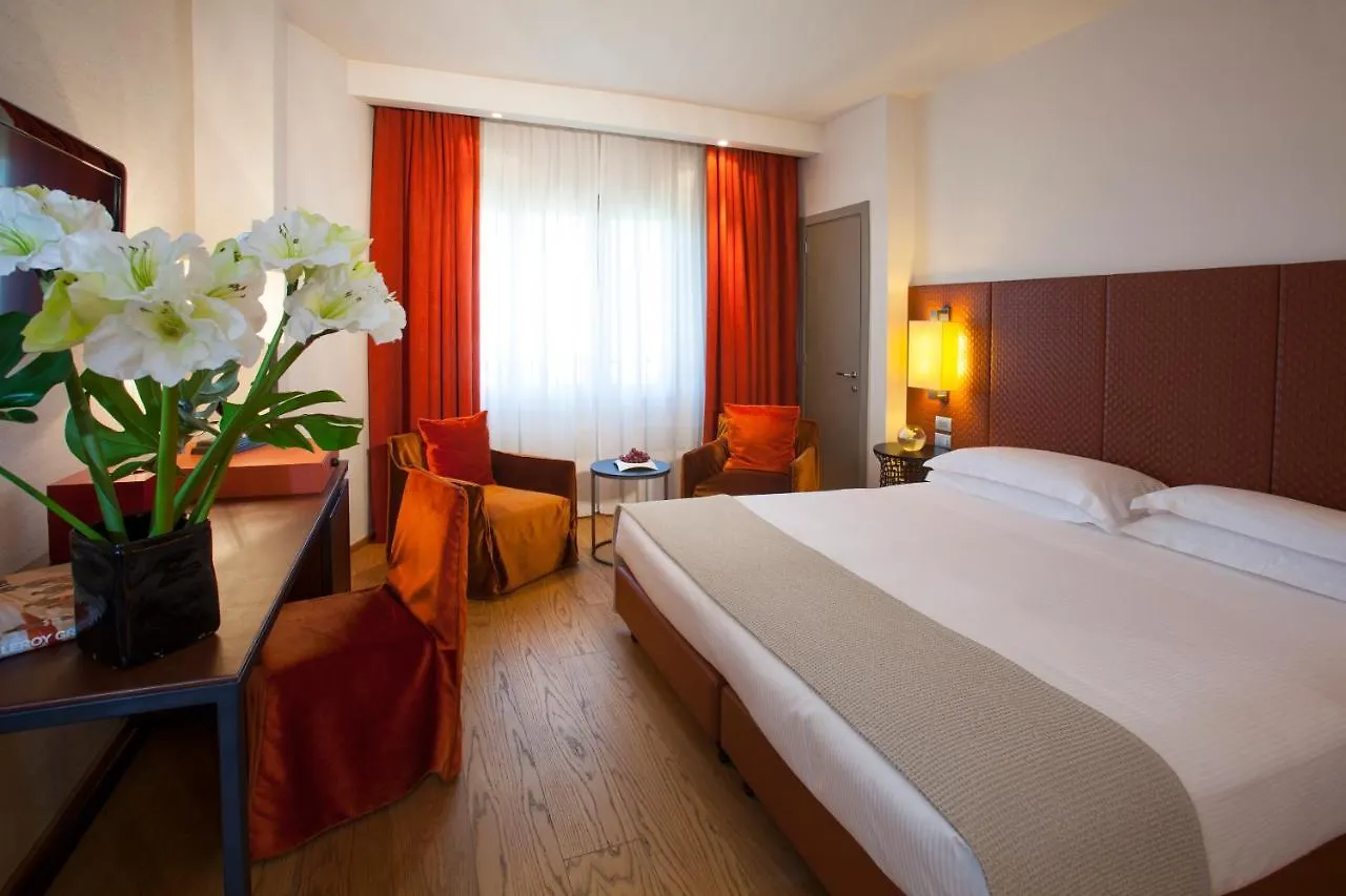 **** Ξενοδοχείο Starhotels Michelangelo Φλωρεντία Ιταλία